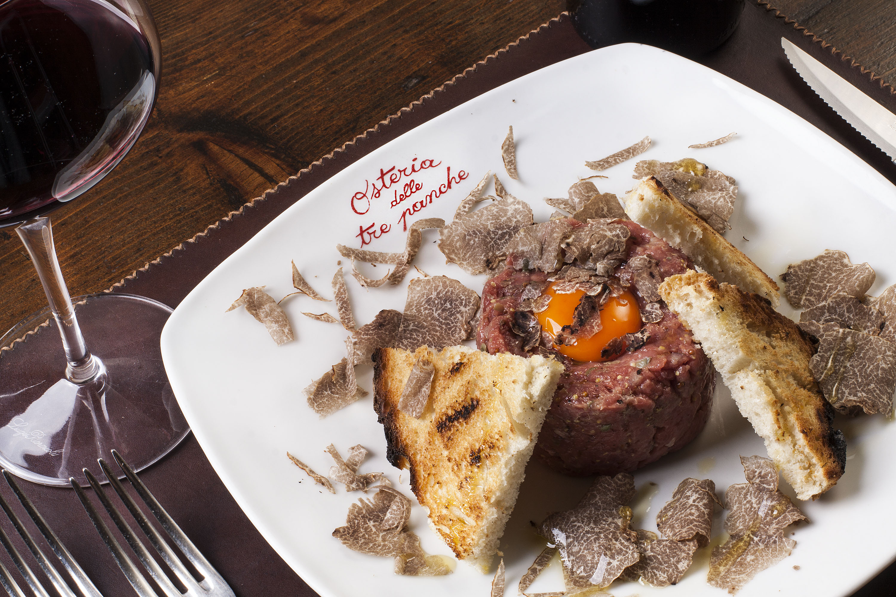 Tartare di filetto di manzo al tartufo Tartare di filetto di manzo al tartufo